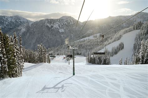 WanderingAway.com : Skiing Crystal Mountain