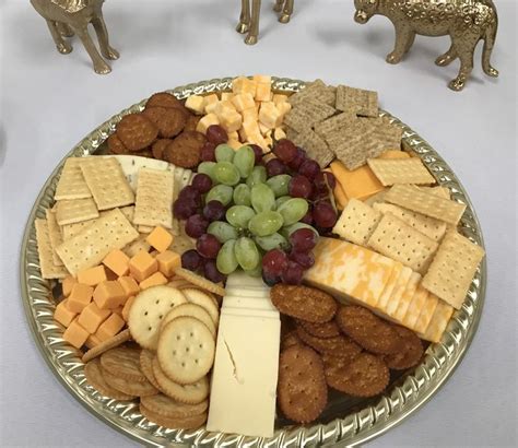 cheese and crackers tray | Cheese and cracker tray, Cheese crackers, Food