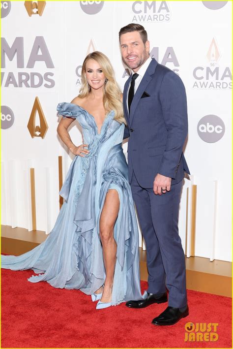 Carrie Underwood Walks Carpet with Husband Mike Fisher at CMA Awards ...