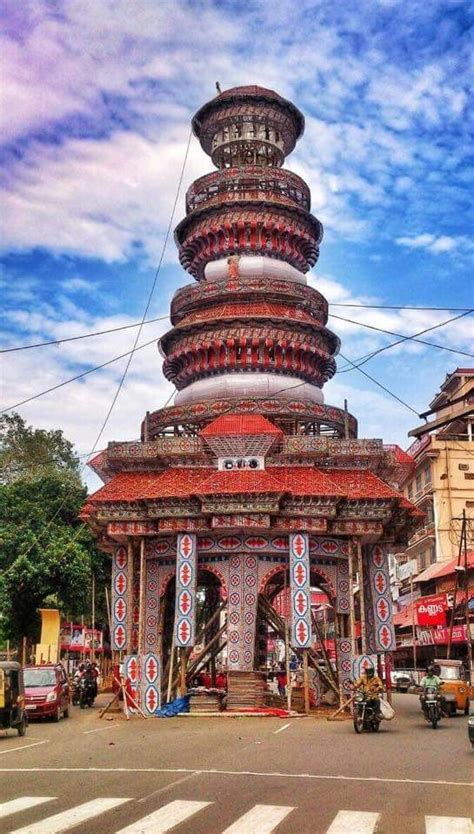 Temple at Thrissur, Kerala | Veethi