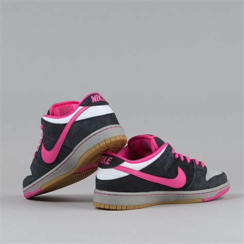 Nike SB Dunk Low Premium Shoes Disposable Black / Pink | Flatspot