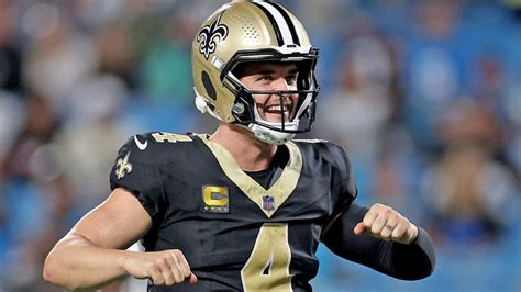 Saints restructuring Derek Carr's contract to save $23 million against ...