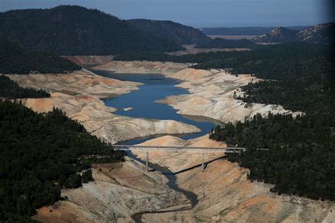 Shasta Lake - California drought drains lakes - CBS News