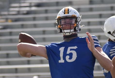 Wyoming QB Levi Williams ‘much better’ following shoulder injury – WKUHerald.com