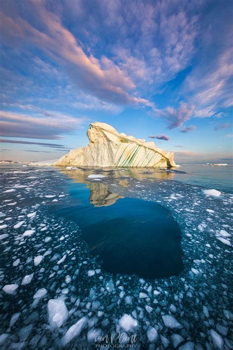 Travel Photography: Capturing Icebergs in Greenland