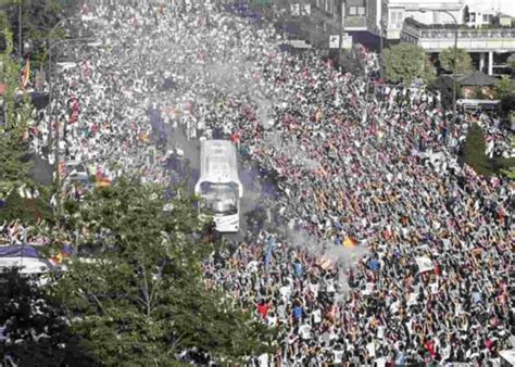 WATCH: Tsunami of Real Madrid fans flood the streets of Santiago ...