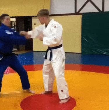 Martial Arts Moves, Martial Arts Sparring, Self Defense Martial Arts ...