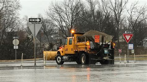 Winter weather possible this weekend; MoDOT treating roads and bridges | KHQA