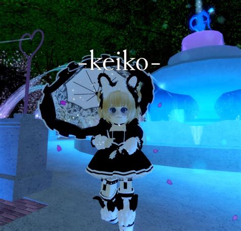 I attempted to make a goth Lolita type oc! What do ya'll think of her? (Criticism is welcomed ...