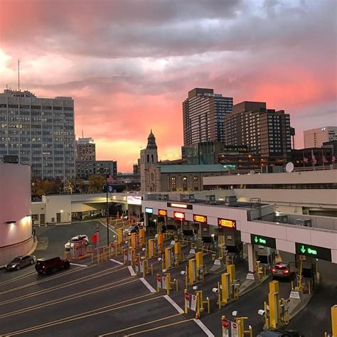 Sunset at the US/Canada border in Detroit | New york skyline, Instagram, Skyline