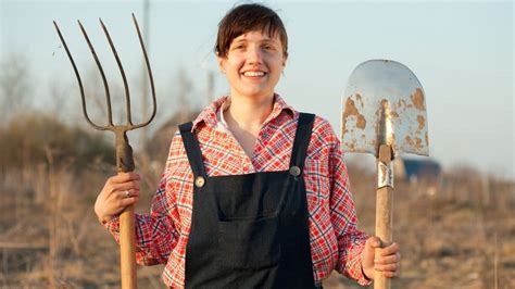 Oh, heck yes: Check out these farm tools for women | Farm tools, Tools for women, Female farmer