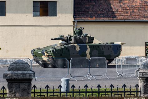 First series produced KF41 Lynx IFV for Hungary 🇭🇺 : r/TankPorn