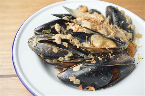 Green Curry Mussels | Asian Inspirations