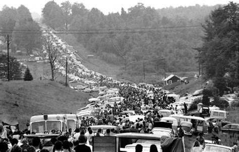 Unique Woodstock Photos from the Iconic Music Festival - Past Chronicles