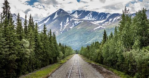 Explore Alaska's Glaciers On The Dramatic Glacier Discovery Train