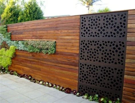 36 Beautiful Privacy Fences to Inspire You - realivin.net | Backyard ...