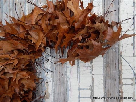 Easy and naturally pretty DIY Oak leaf wreath - Jennifer Rizzo