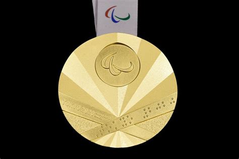 Tokyo 2020 Paralympic Gold Medal | See Photos of the Paralympic Medals From the Tokyo Games ...