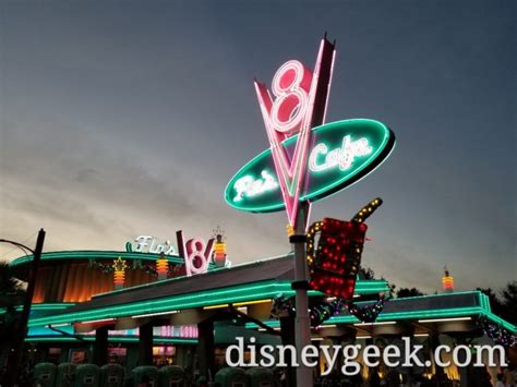 Flo's V8 Cafe in Cars Land - The Geek's Blog @ disneygeek.com