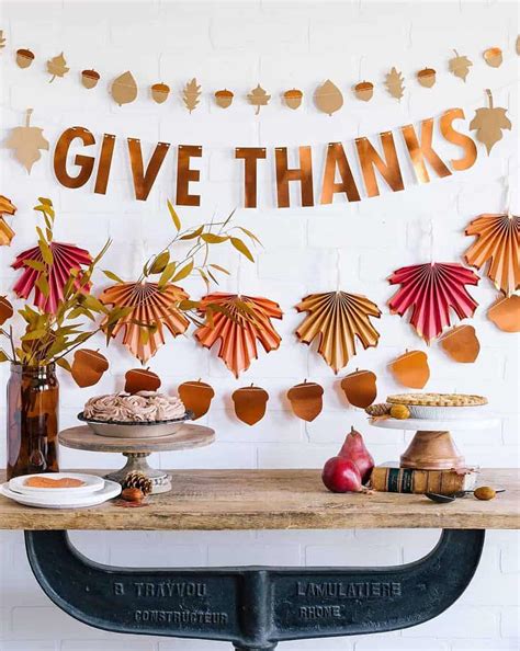 Fall Leaf Garland | EnFete Thanksgiving Decorations