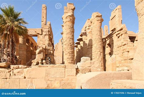 Columns of the Karnak Temple Stock Photo - Image of people, temple: 17837596