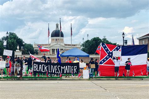 Senator Wants Old MS State Flag ‘Our People Died Under’ Back