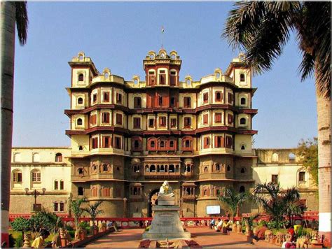 Rajwada Palace (Indore) | History, Entry Fee, Shopping | Holidify