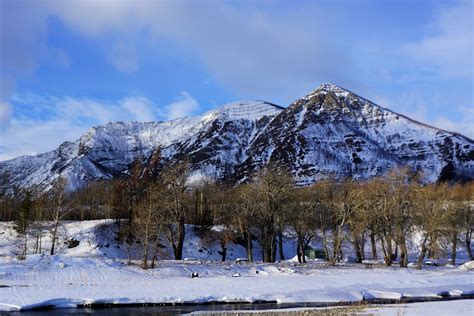 Experience the beauty and serenity of winter in Waterton - Play Outside ...