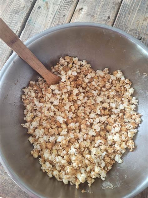 The Perfect Sugar-Free Caramel Popcorn | Healing Home Recipes