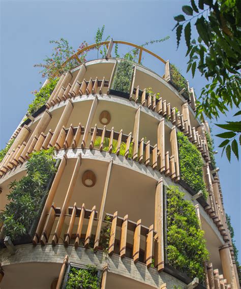 anagram architects builds 'outré house' in new delhi