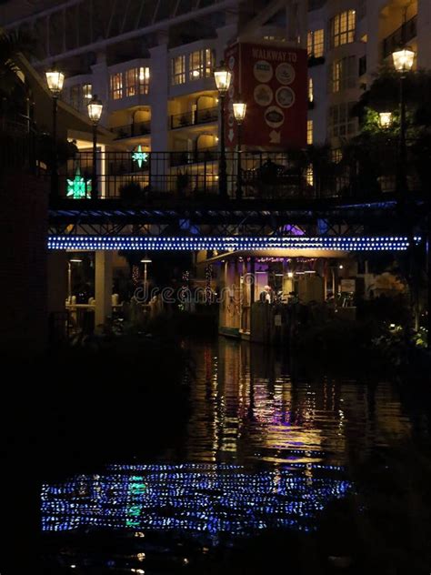 Blue Lights Overi the Delta Riverboat Ride, Gaylord Opryland Inn ...