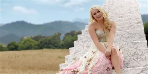 RaeLynn God Made Girls (Music Video and Lyrics)