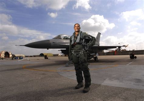 Shawna Kimbrell: the first female African-American fighter pilot - Women of Rubies