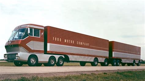 Ford's Amazing Turbine Semi-Truck 'Big Red' Is Apparently Alive and Well