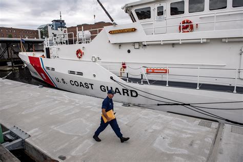 Titanic Expedition Leader Casts Doubt on Rescue of Submersible - Newsweek