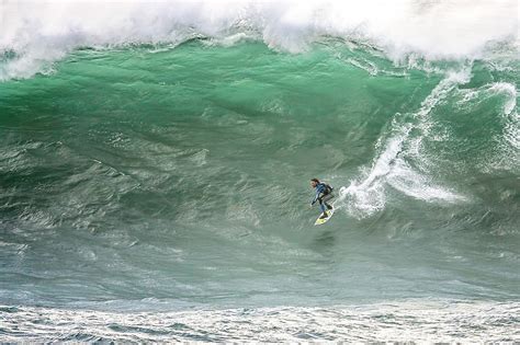 Newquay surfers celebrate 50 years of big-wave surfing in Britain - Carvemag.com