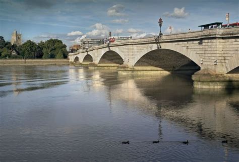 Putney Bridge, London in 2021 | Putney bridge, Putney, River thames