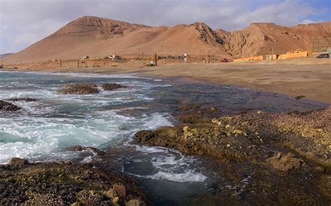 Playa Roca Roja / Antofagasta / Chile // World Beach Guide