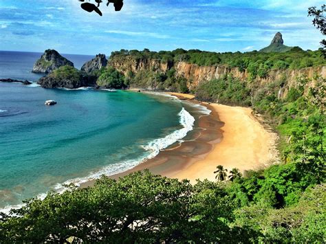 Sancho Beach, Fernando de Noronha, Brasil - Travel Or Die Trying