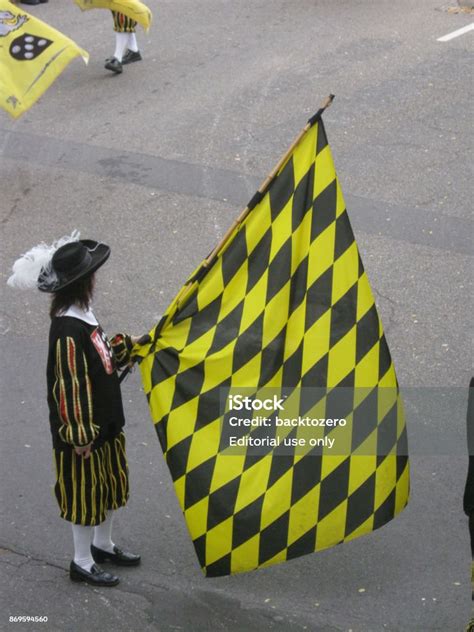 Neustadt Wine Festival Parade Scene Stock Photo - Download Image Now - Celebration, Costume ...