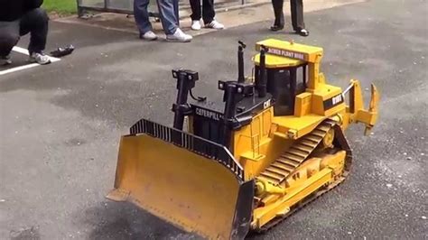 RC CATERPILLAR BULLDOZER @ LEYLAND, MAY 2013 (scratch build) - YouTube