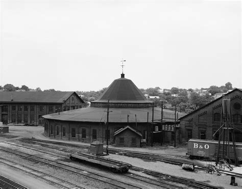 File:Baltimore & Ohio Railroad, Martinsburg West Roundhouse, East End of Race & Martin Streets ...