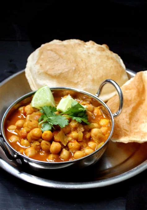 Chana Bhatura or Chole Bhature | Recipe Cart