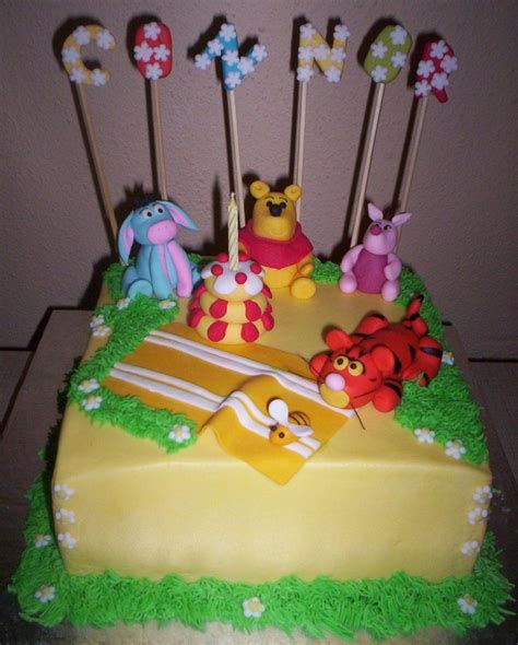 Pooh Bear Birthday Cake - CakeCentral.com