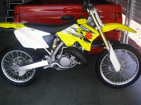 Suzuki Suzuki RM 125 - Moto.ZombDrive.COM