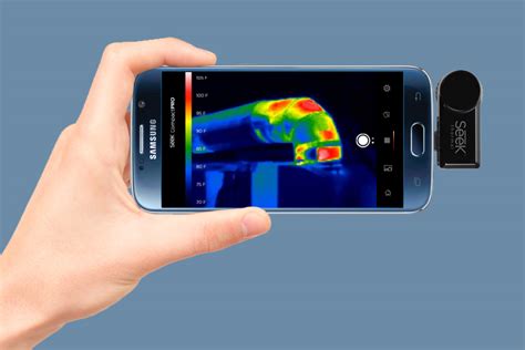 This tiny gadget turns your smartphone into a thermal-imaging camera