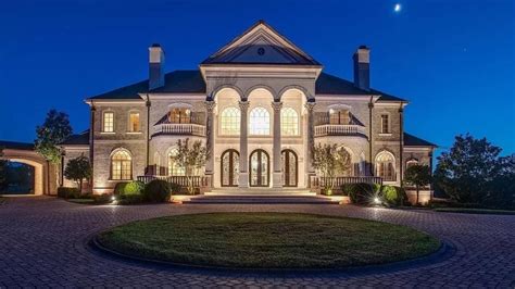 10 Stunning Million-Dollar Homes In Tennessee