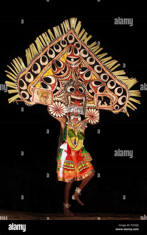 Padayani- traditional folk dance of Kerala Stock Photo - Alamy