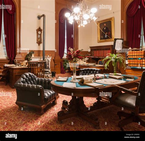 California capitol interior hi-res stock photography and images - Alamy