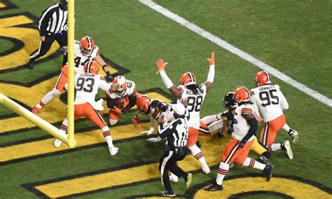 Watch: Browns defense scores on first play and the reaction is crazy